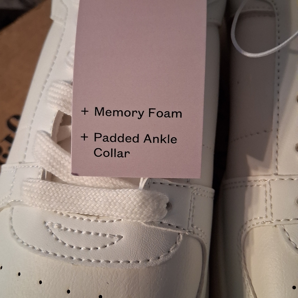 wild fable White Platform Low-Top Sneakers with Pink Hang Tag - Picture 6 of 6